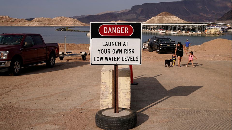 "Gefahr": Ein Schild am Lake Mead warnt Besucher, die ein Boot zu Wasser lassen wollen, vor niedrigen Pegelständen