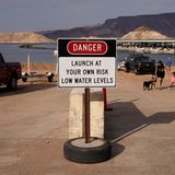 "Gefahr": Ein Schild am Lake Mead warnt Besucher, die ein Boot zu Wasser lassen wollen, vor niedrigen Pegelständen
