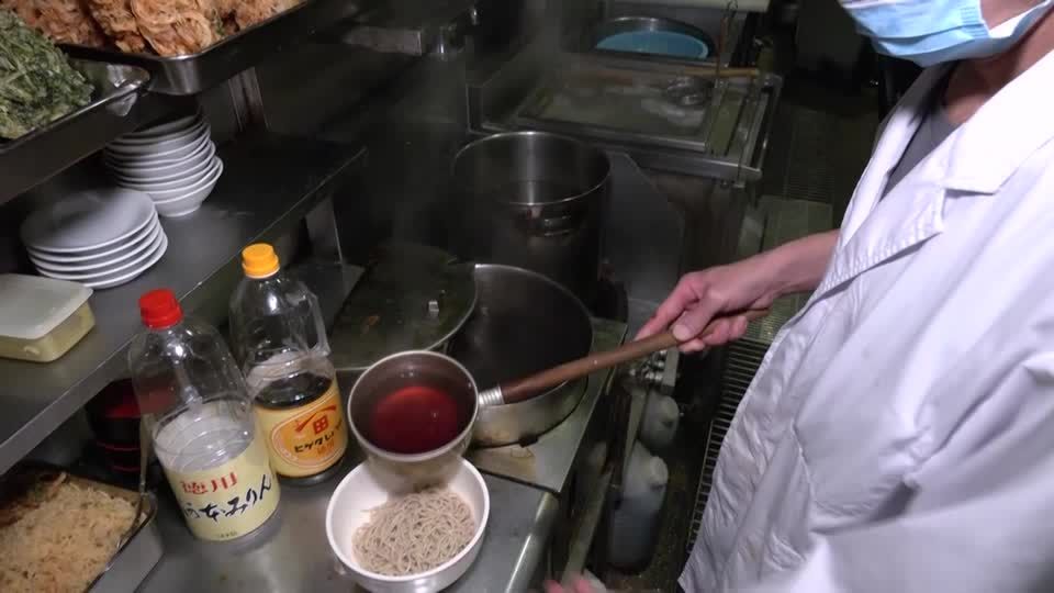 Video: Ukraine-Krieg lässt Japans Nudelsuppen teurer werden Video: Ukraine-Krieg lässt Japans Nudelsuppen teurer werden