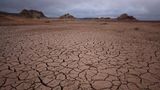 Statt Wasser nur noch brüchige, trockene Erde: der Lake Powell bei Page in Arizona
