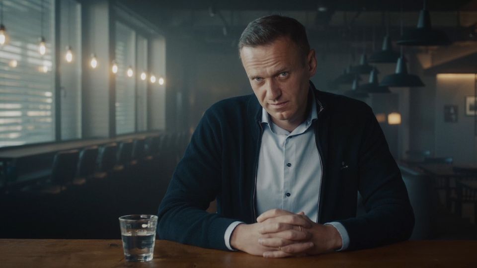 Nawalny - Gift hinterlässt immer eine Spur (Trailer) Nawalny - Gift hinterlässt immer eine Spur (Trailer)