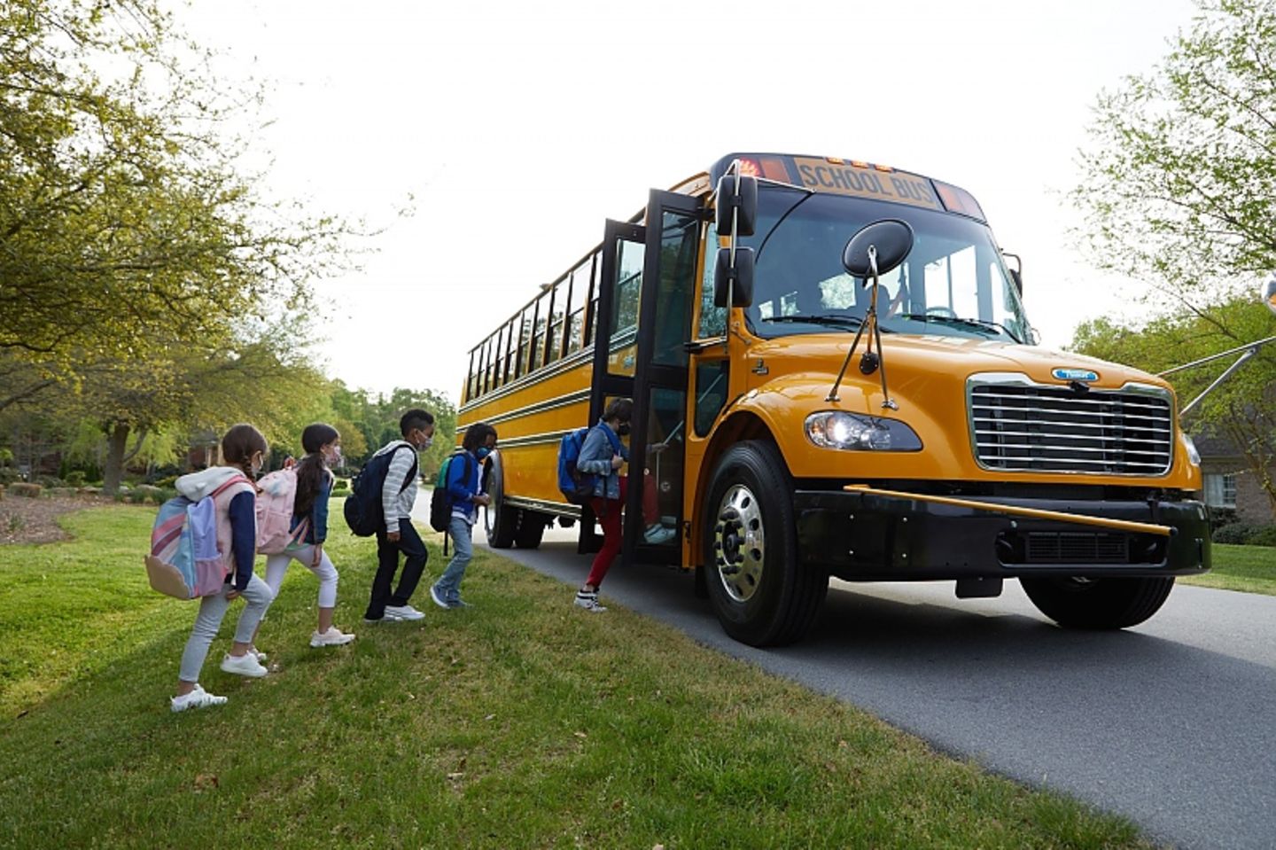 Saf-T-Liner C2 Electric Bus „Jouley“