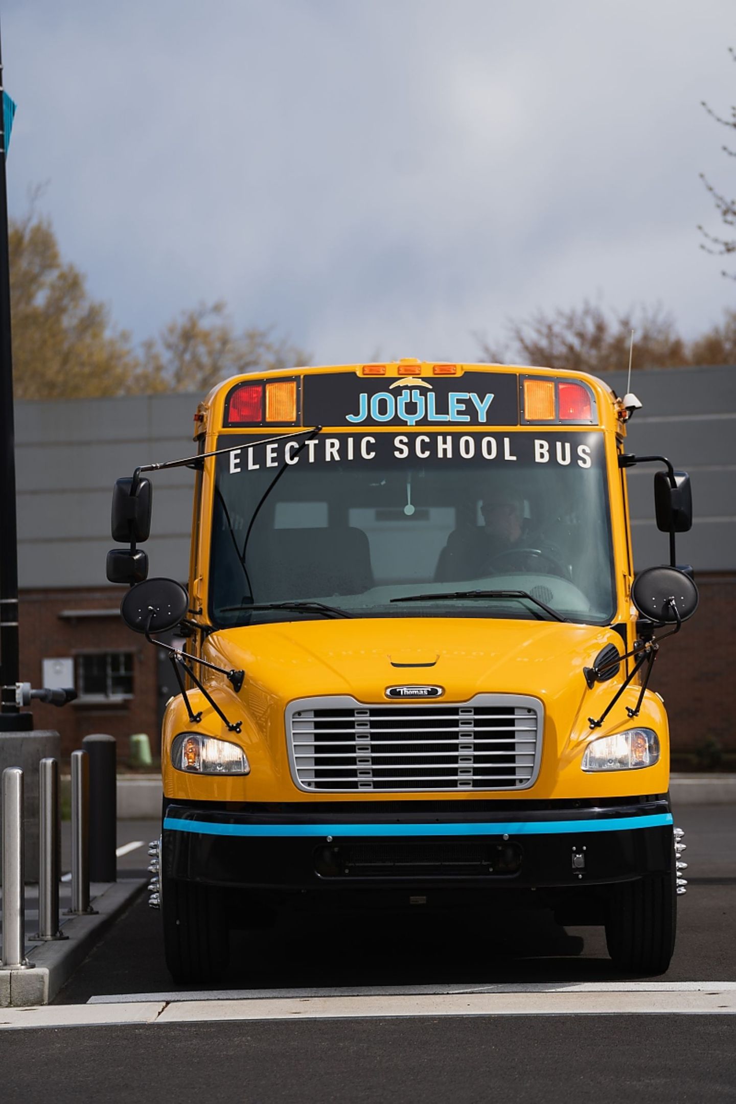 Saf-T-Liner C2 Electric Bus „Jouley“