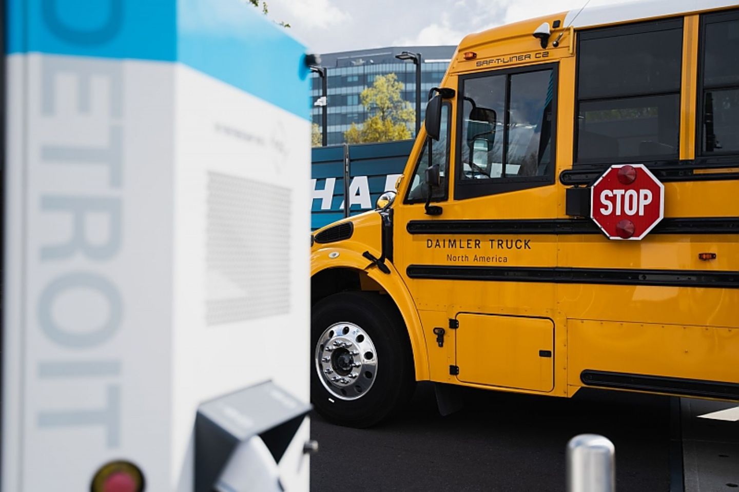 Saf-T-Liner C2 Electric Bus „Jouley“