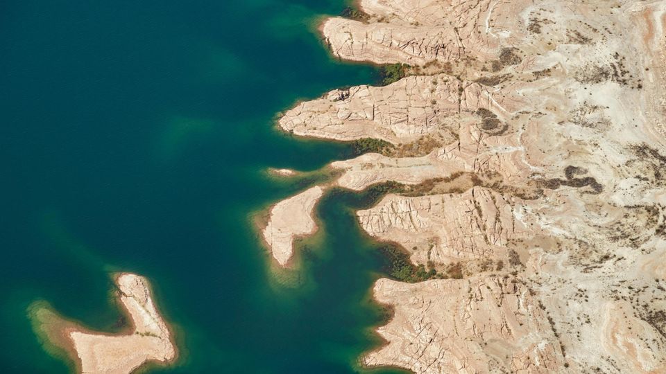 Blick aus der Luft auf den Lake Mead bei Las Vegas