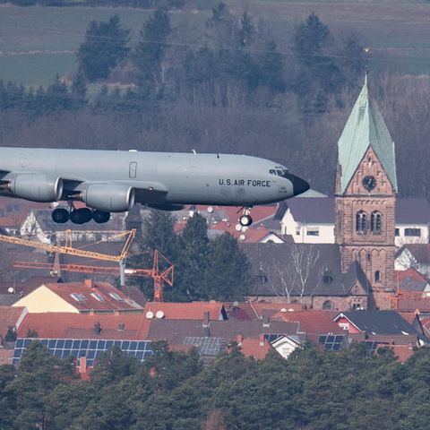 A US Military Military Machine KC-135 ends up in Ramstein on the US Airbase