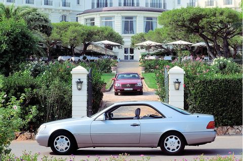 So stellte man sich die Wünsche der Kundschaft des Mercedes SEC vor: Üppiger Luxus, ausladende Formen, keine Zurückhaltung. Das S-Klasse-Coupé wurde 1992 vorgestellt.