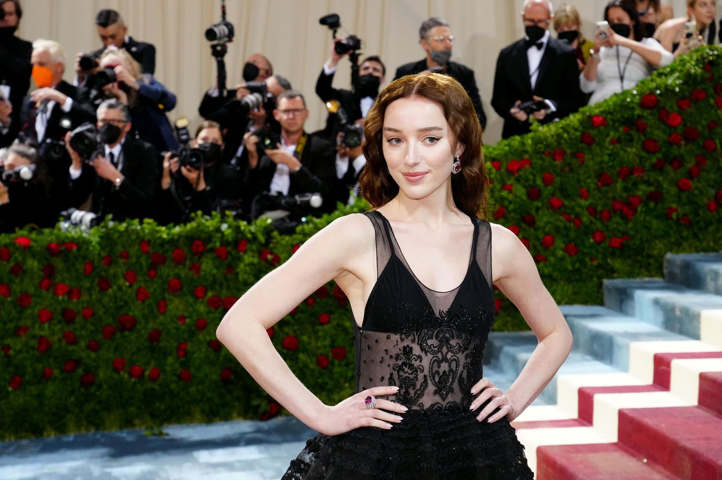 Met Gala: Die Bridgerton Stars auf dem roten Teppich | STERN.de