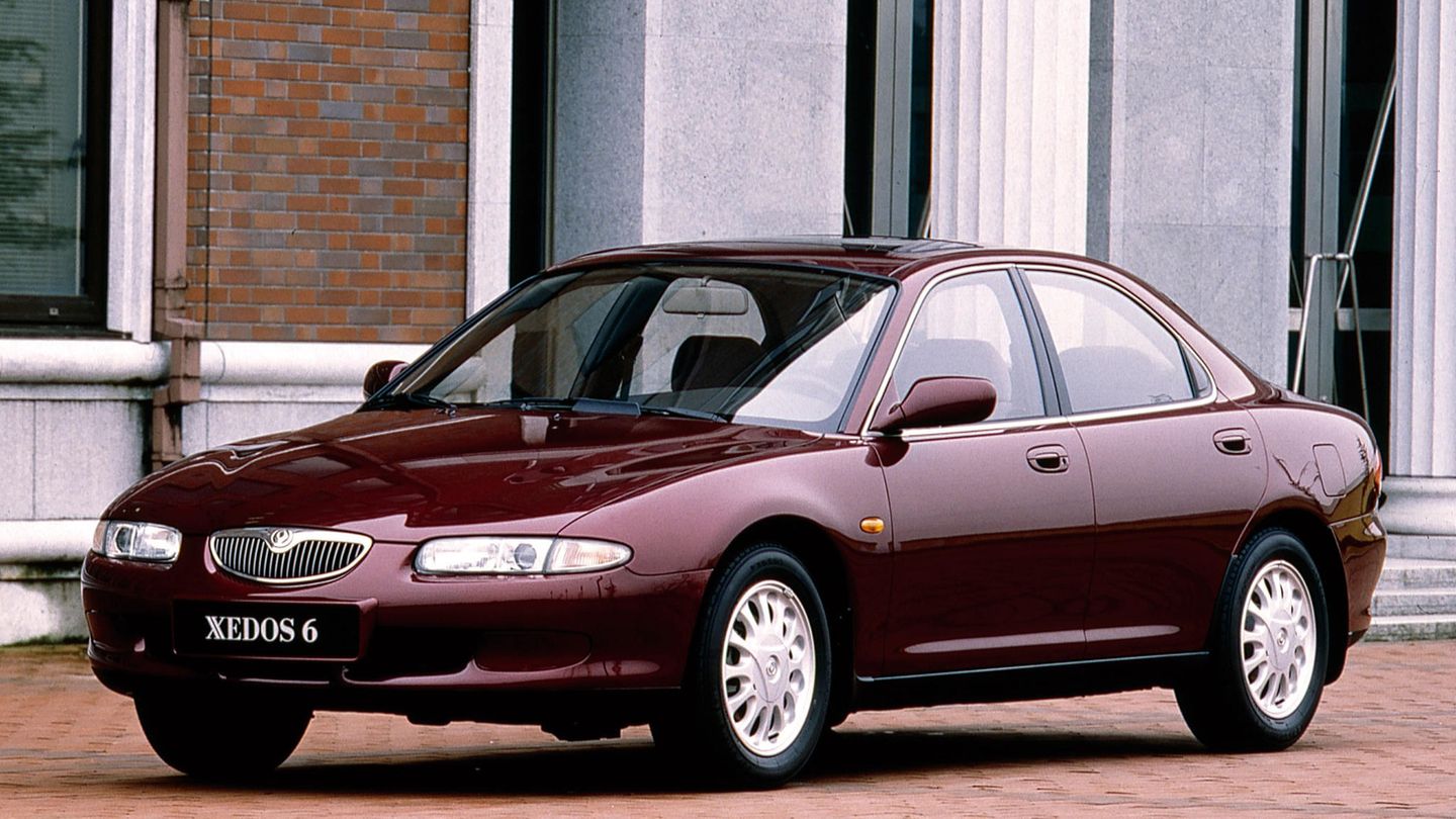 Der Mazda Xedos 6 war seiner Zeit designtechnisch weit voraus. Die modernen, geschwungenen Formen halfen allerdings nicht beim Verkauf. Die wenigen Xedos 6, die noch über sind, kommen nun für das H-Kennzeichen in Frage.