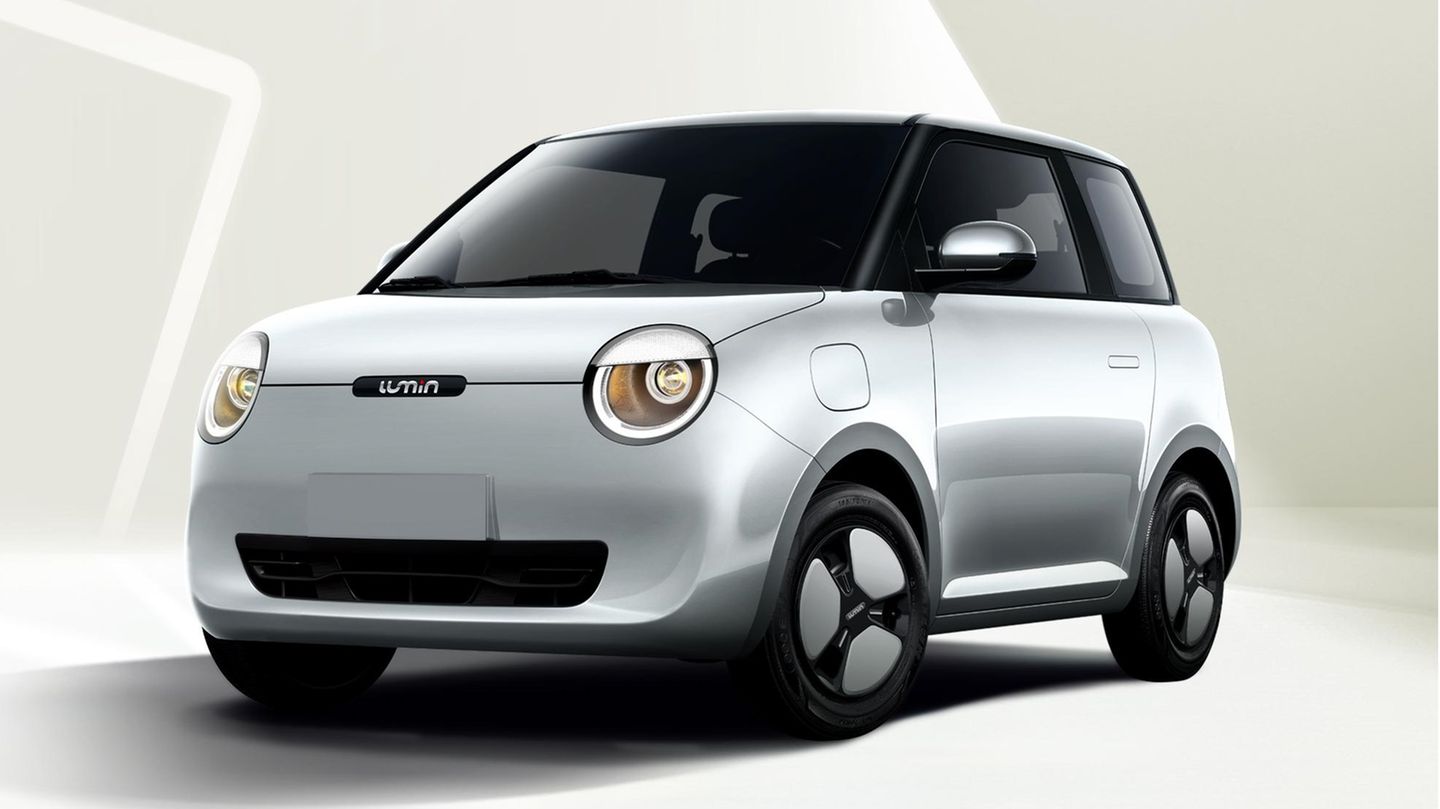 Das Elektroauto Changan Lumin Corn in seitlicher Frontansicht