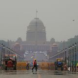 Die Straßen in Neu Delhi flimmern