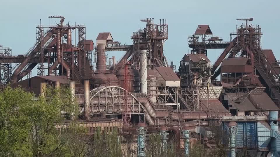 Eingesperrt im Stahlwerk: "Jeder Tag fühlte sich an, als wäre es der letzte": Befreite Menschen berichten vom Horror in Azovstal