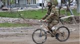 Soldat auf Fahrrad