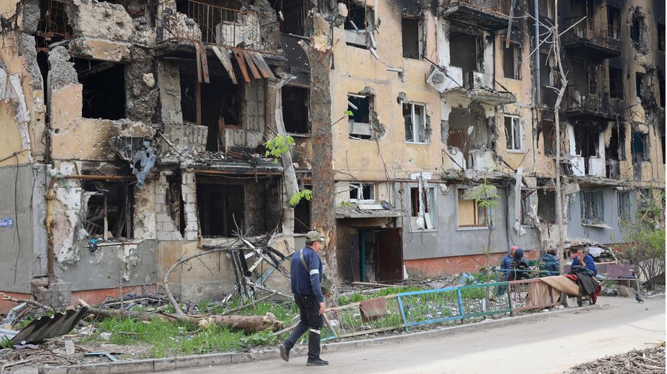 Zerstörtes Wohnhaus in Mariupol Zerstörtes Wohnhaus in Mariupol