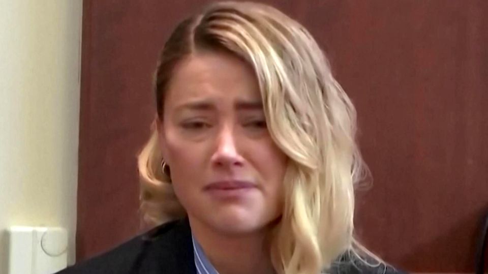 Amber Heard berichtet vor Gericht von Johnny Depps angeblichem Gewaltausbruch Amber Heard berichtet vor Gericht von Johnny Depps angeblichem Gewaltausbruch