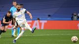 ... Karim Benzema per Elfmeter den Siegtreffer erzielt. Real gewinnt 3:1 gegen Manchester City und ...