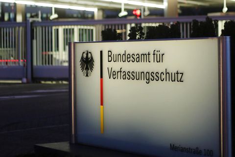 Das Bundesamt für Verfassungsschutz.
