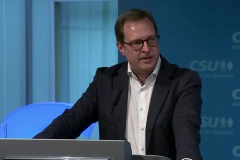 Video: "Er brennt" - Söder stellt Landtagsabgeordneten Huber als neuen CSU-Generalsekretär vor