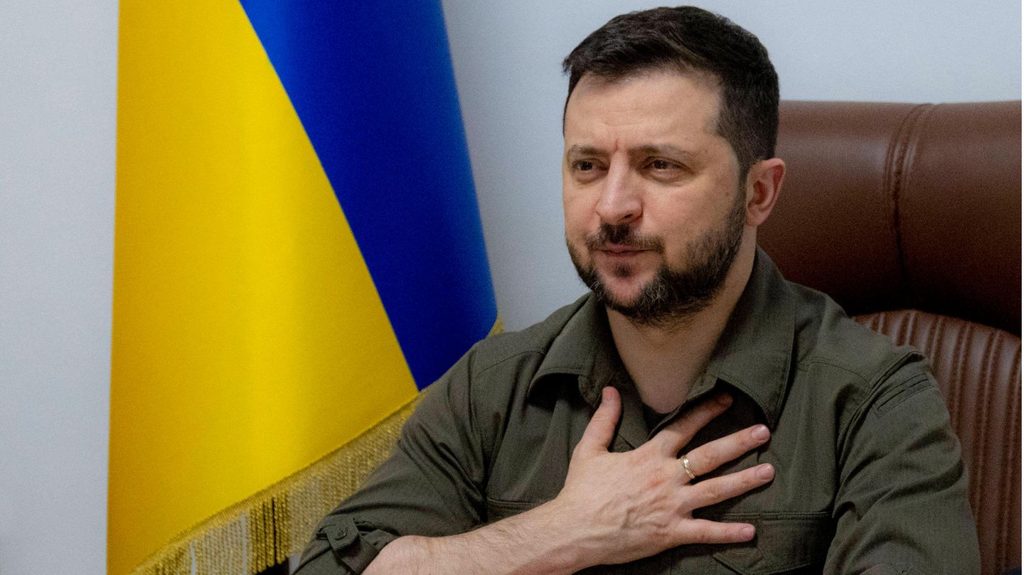 Ukraine war: Selenskyj urges caution before May 9th