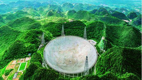Das chinesische Radioteleskop FAST