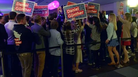 Gentest-Debatte spaltet CDU: Merkel hofft auf Wiederwahl als Parteichefin