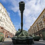 Waffenshow bei der Militärparade