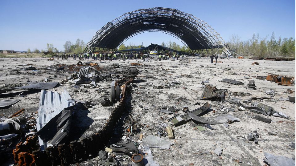 Wreckage of the Antonov An-225