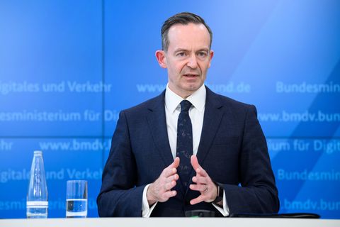 Verkehrsminister Volker Wissing bei einer Pressekonferenz im Verkehrsministerium