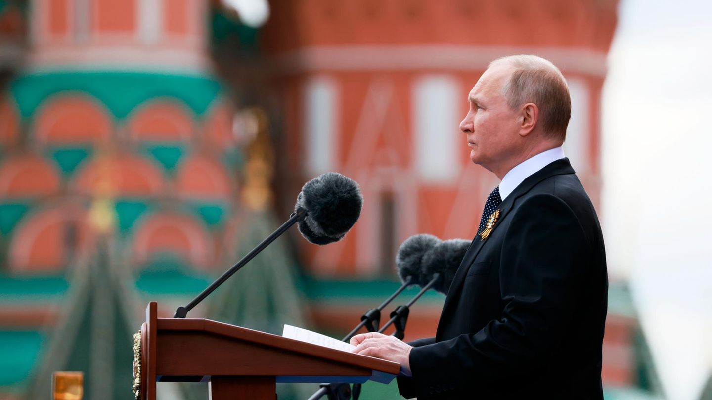 Putin hält seine Rede anlässlich des 9. Mais Putin hält seine Rede anlässlich des 9. Mais