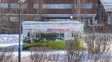 Graffiti "Kein Krieg" auf einem Trafo-Häuschen in einem Moskauer Vorort