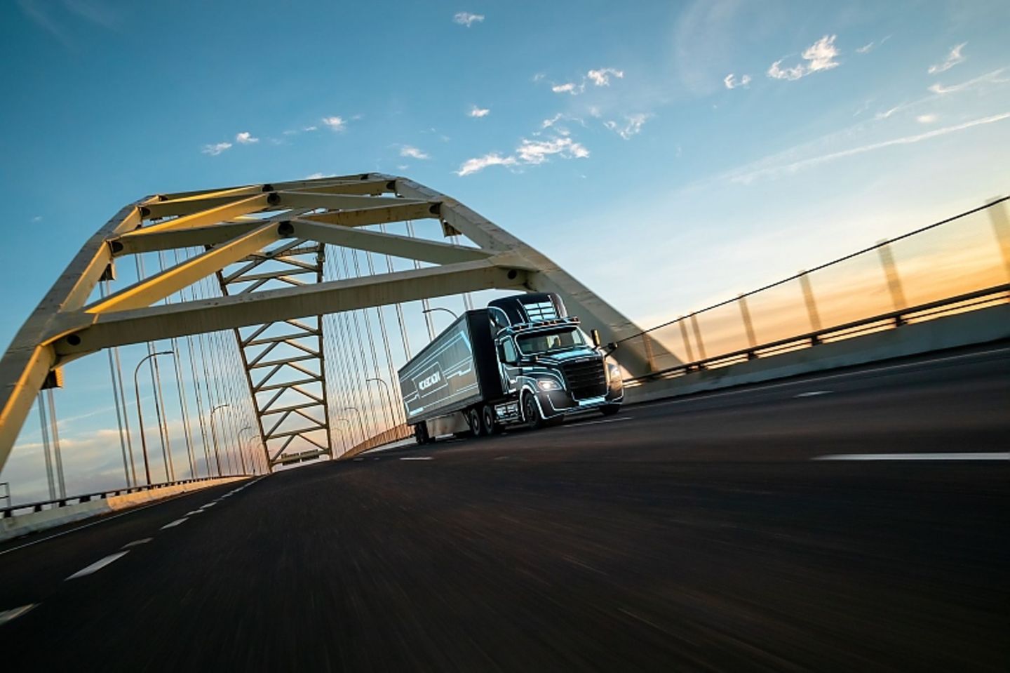 Freightliner eCascada.jpg
