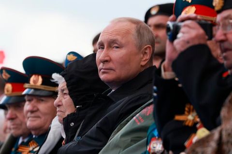 Russlands Präsident Wladimir Putin bei den Feierlichkeiten zum "Tag des Sieges" auf dem Roten Platz in Moskau