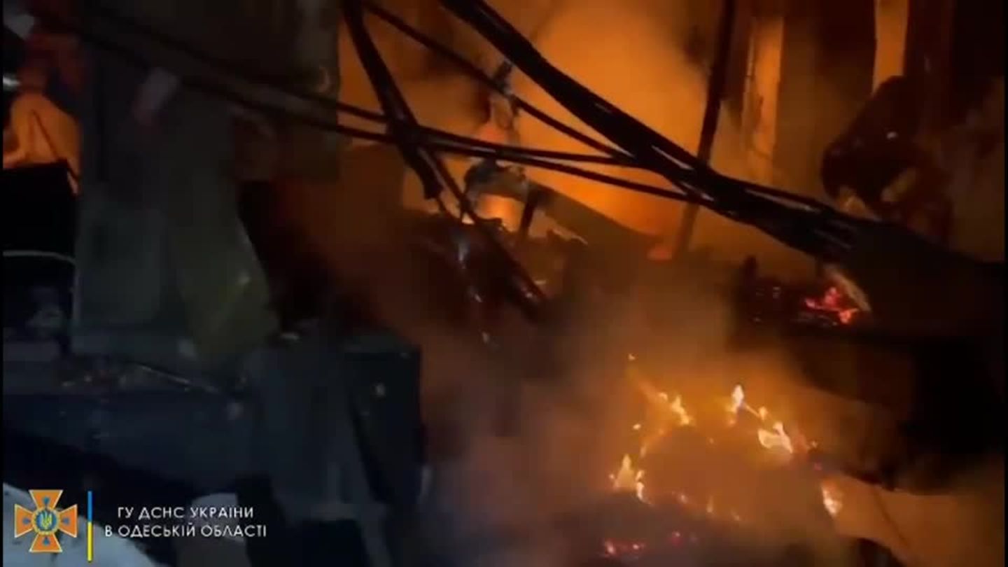 Odessa: Russia shoots down shopping center – one dead, five injured (video)