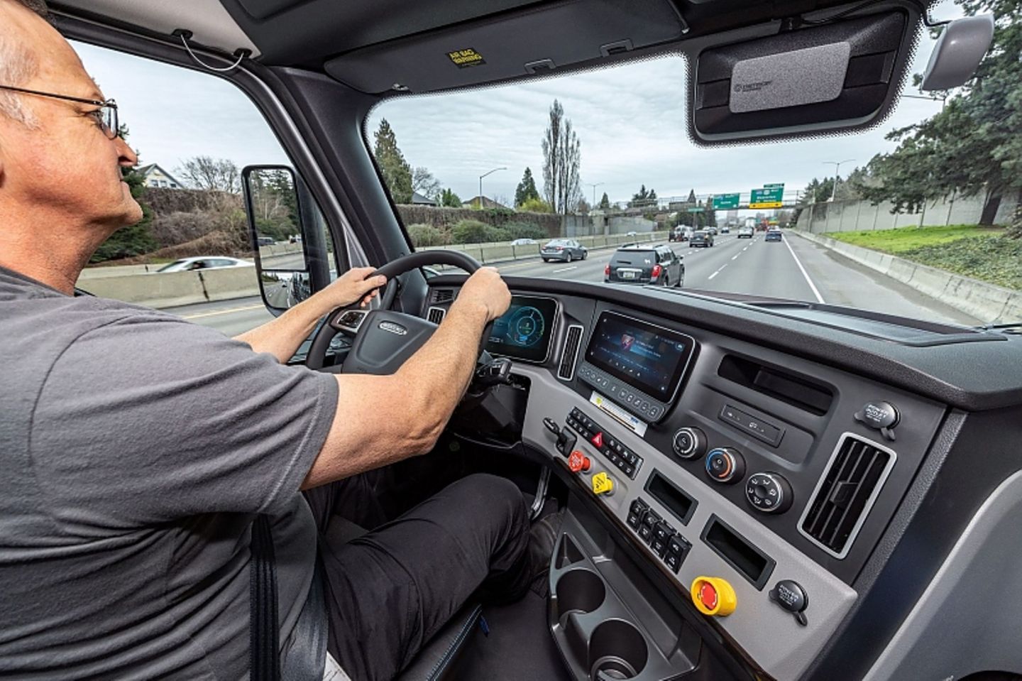 Im Cockpit zieht die Digitalisierung ein