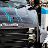 Der Freightliner eCascadia kann mit bis zu 240 kW geladen werden