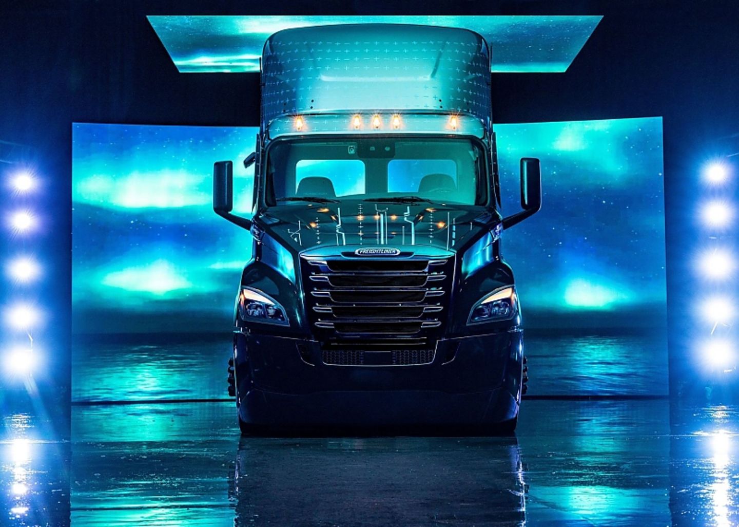 Freightliner eCascadia