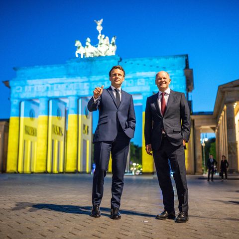 Frankreichs Präsident Emmanuel Macron (l.) und Bundeskanzler Olaf Scholz