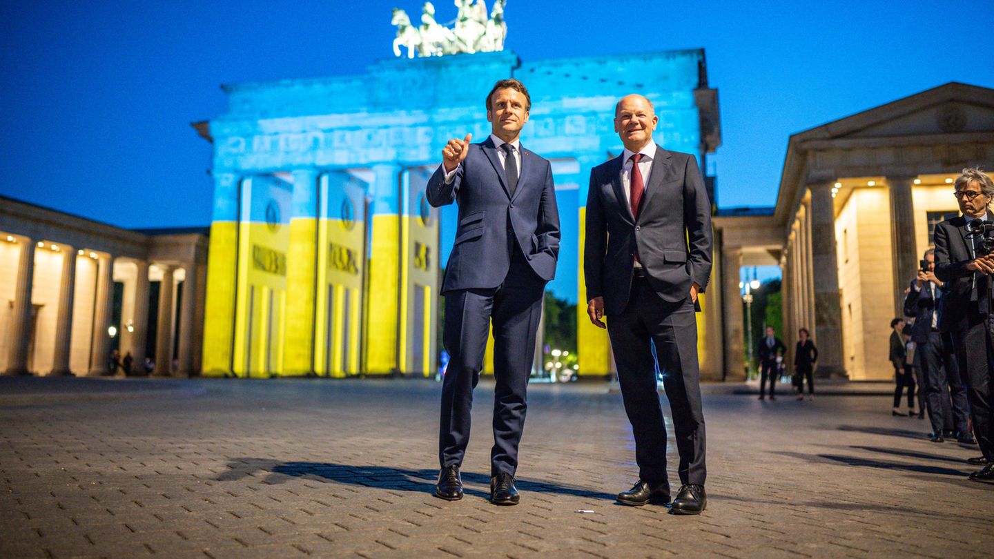 Frankreichs Präsident Emmanuel Macron (l.) und Bundeskanzler Olaf Scholz