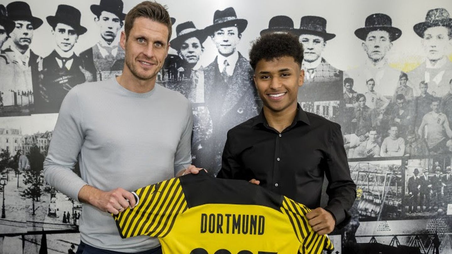 Official: Karim Adeyemi is moving to BVB