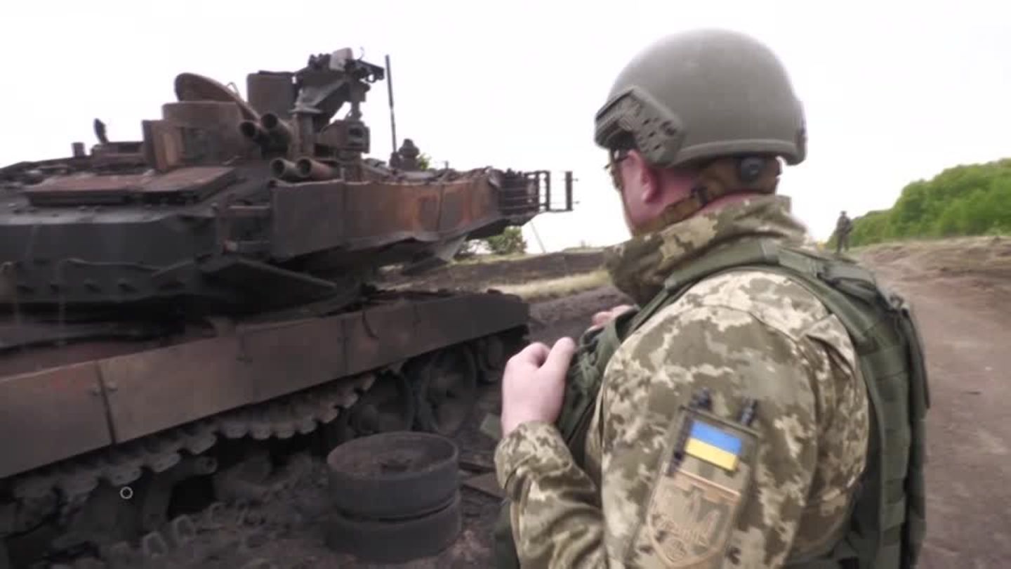 Ukrainian soldiers recapture towns around Kharkiv (video)