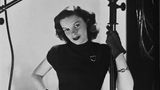 Die Ausstellung widmet sich rund 100 Jahren Hollywood-Geschichte. Zu den frühen Aufnahmen gehören die Arbeiten des Fotografen George Hoyningen-Huene, hier ein Porträt von Schauspielerin Judy Garland aus dem Jahr 1945. Hoyningen-Huene begann seine Karriere als Modefotograf für die französische "Vogue" und die "Harper's Bazaar". Ab den Vierzigern arbeitete er als Filmfotograf in Hollywood und drehte auch selbst Dokumentarfilme.