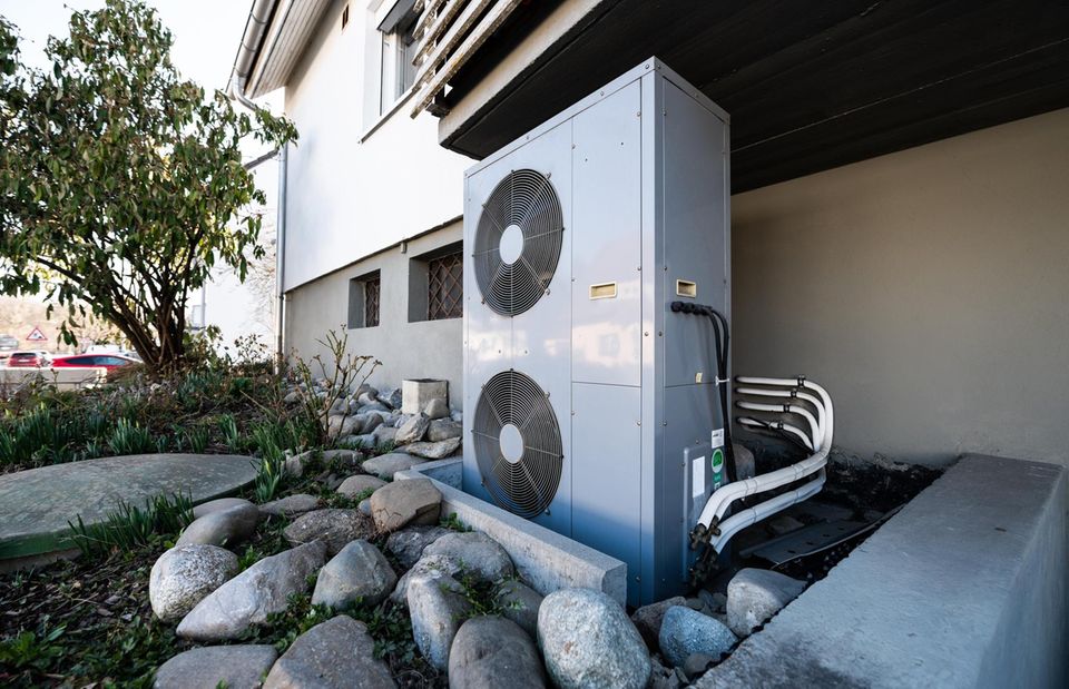 Moderne Wärmepumpen sollten geräuscharm arbeiten, sonst droht Ärger mit den Nachbarn