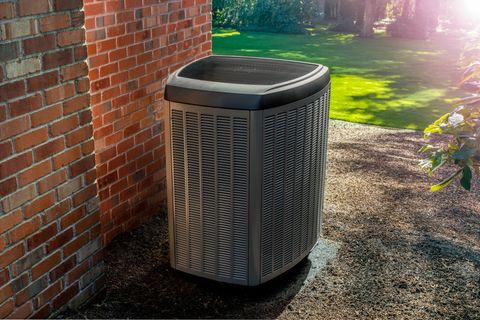 Umweltfreundliche Wärmepumpe in einem Garten