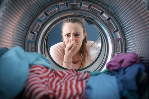 Muffig riechende Wäsche und Waschmaschine: Diese Tipps helfen