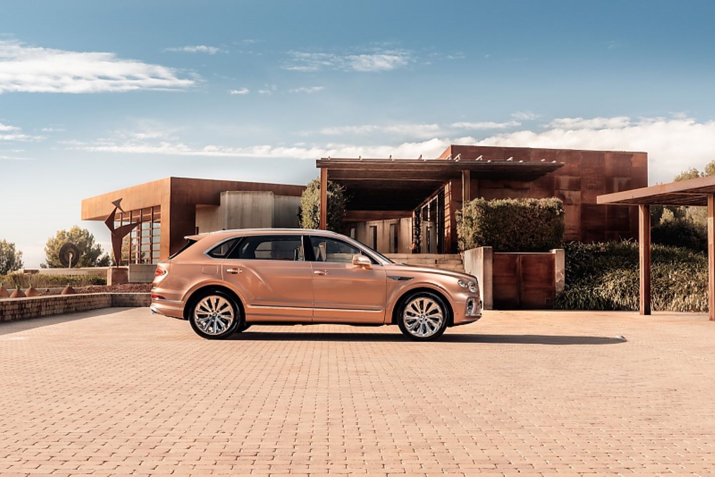 Bentley Bentayga LWB 2023