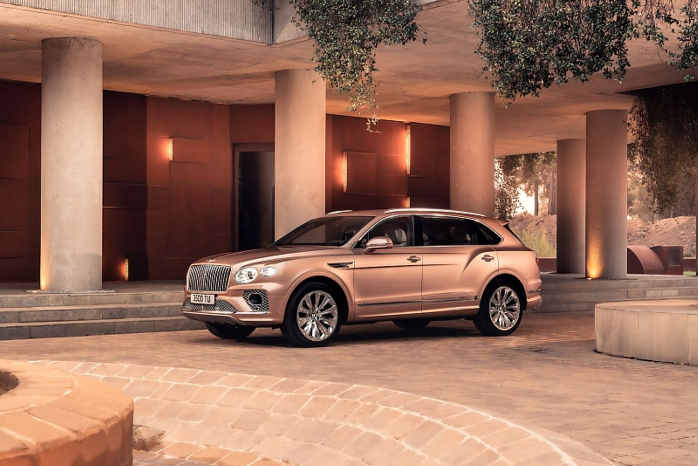 Bentley Bentayga LWB 2023