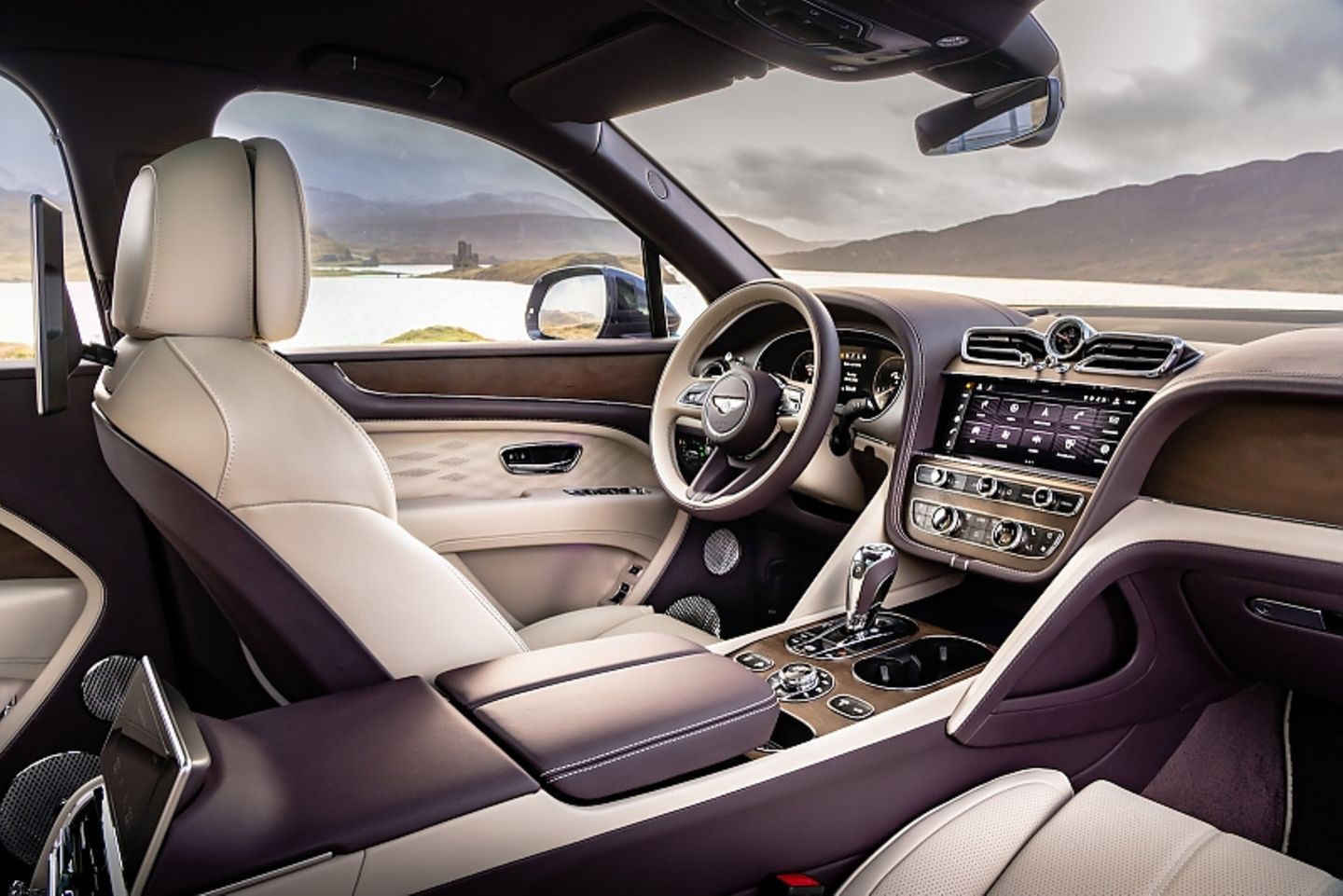 Bentley Bentayga LWB 2023