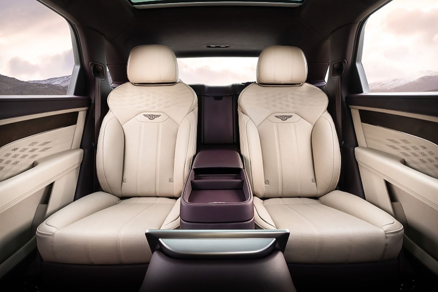 Bentley_Bentayga_LWB-9.jpg