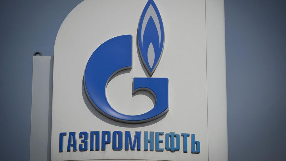 Das russische Logo des Gas-Giganten Gazprom