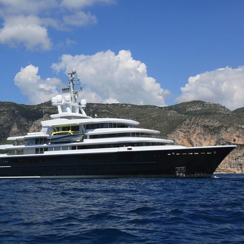 Jacht "Luna" von Farchad Achmedow